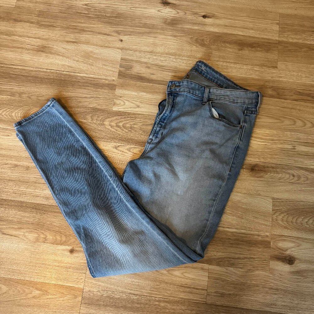 Old Navy High-Rise Wow Super-Skinny 18 Tall.